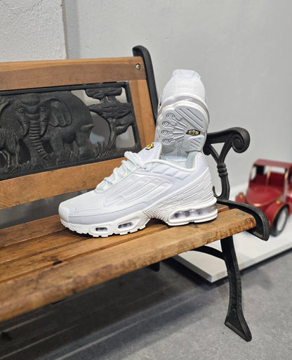 NIKE AIR MAX TN PLUS